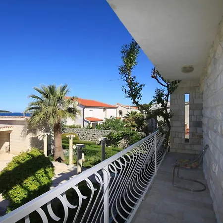 Holiday home Seaside House - 6226 Rogoznica (Sibenik-Knin)