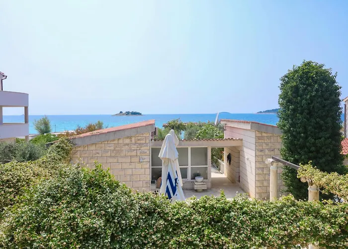 Seaside House - 6226 * Rogoznica (Sibenik-Knin)