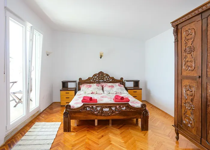 Seaside House - 6226 * Rogoznica (Sibenik-Knin)