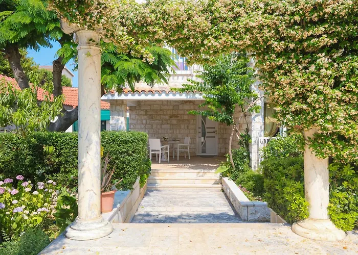 Seaside House - 6226 * Rogoznica (Sibenik-Knin)